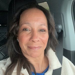 Meet your Posher, Evette